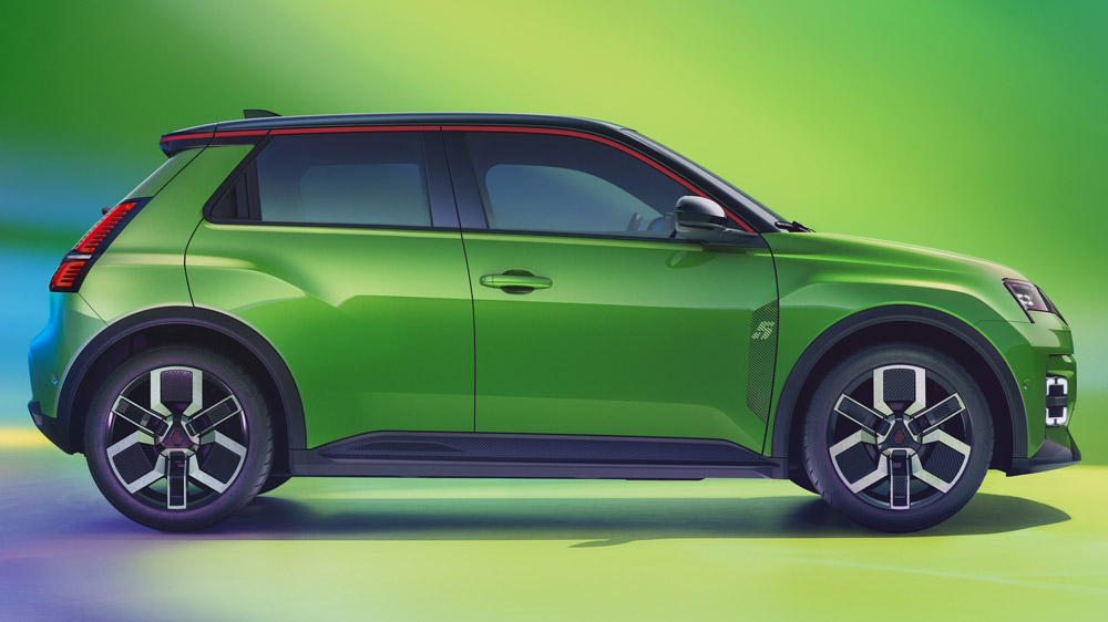 Renault 5 E-Tech electric Verde - Laterale Passeggero Renault 5 E-Tech electric Verde - Laterale Passeggero